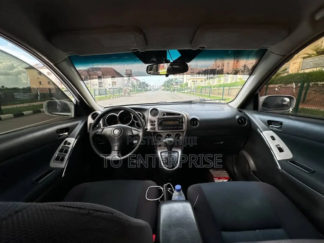 Toyota Matrix 2006 White