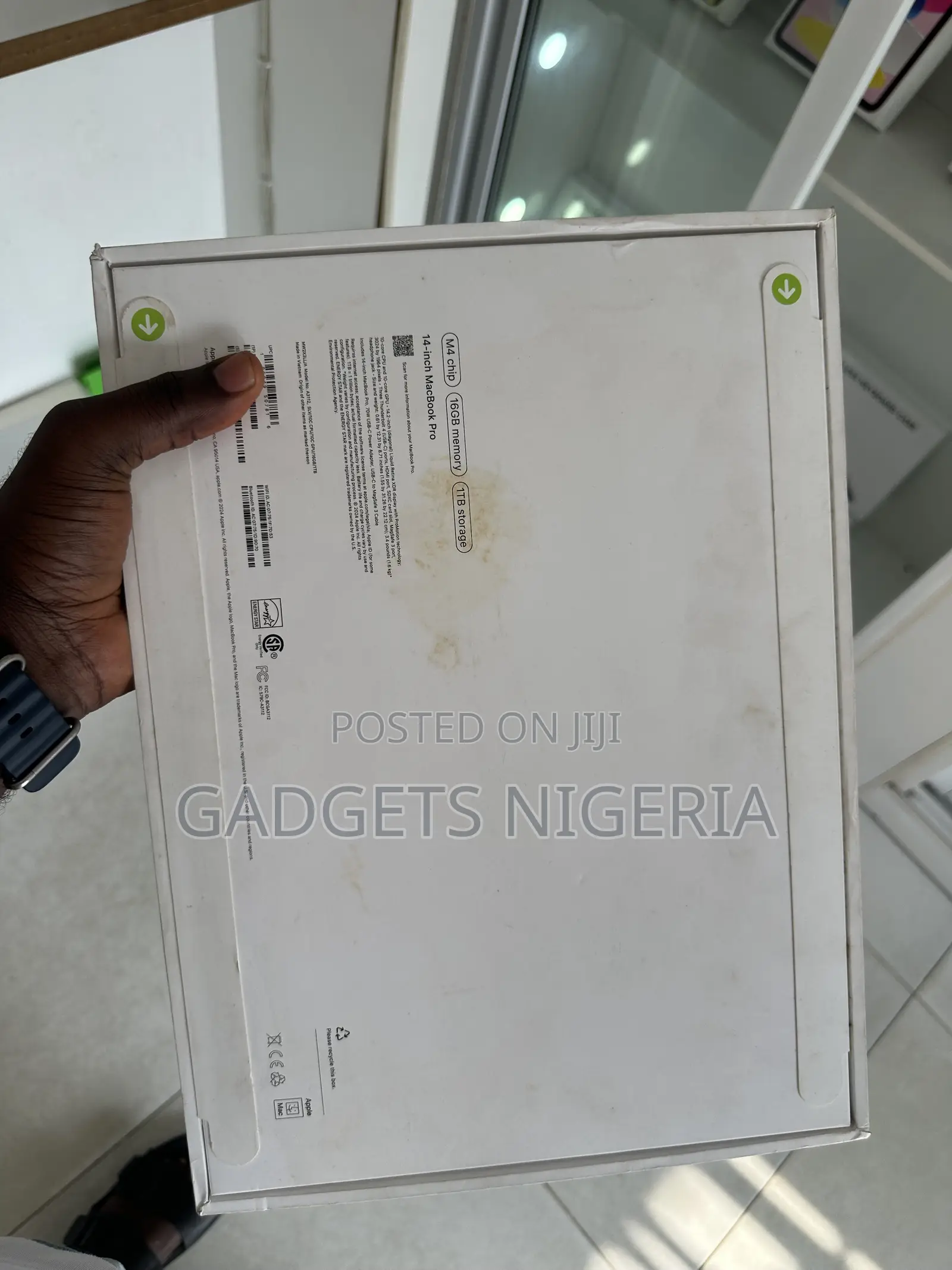 New Laptop Apple MacBook Pro 2024 M4 16GB Apple M4 SSD 1T