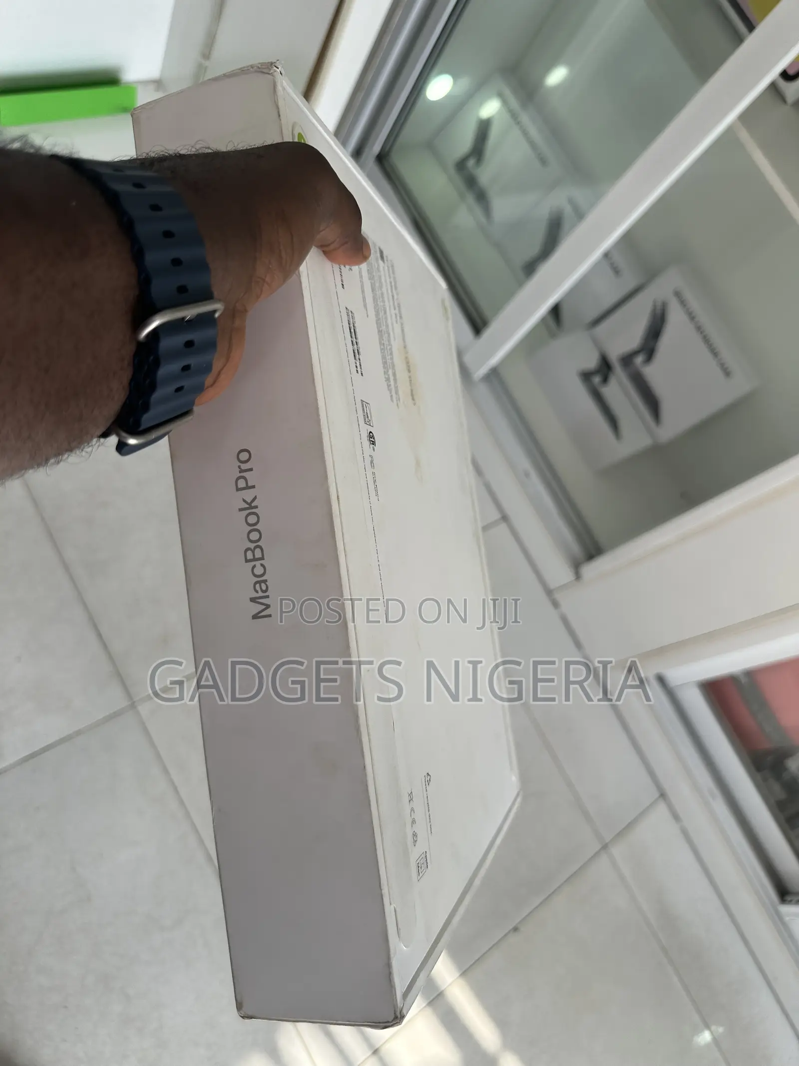 New Laptop Apple MacBook Pro 2024 M4 16GB Apple M4 SSD 1T