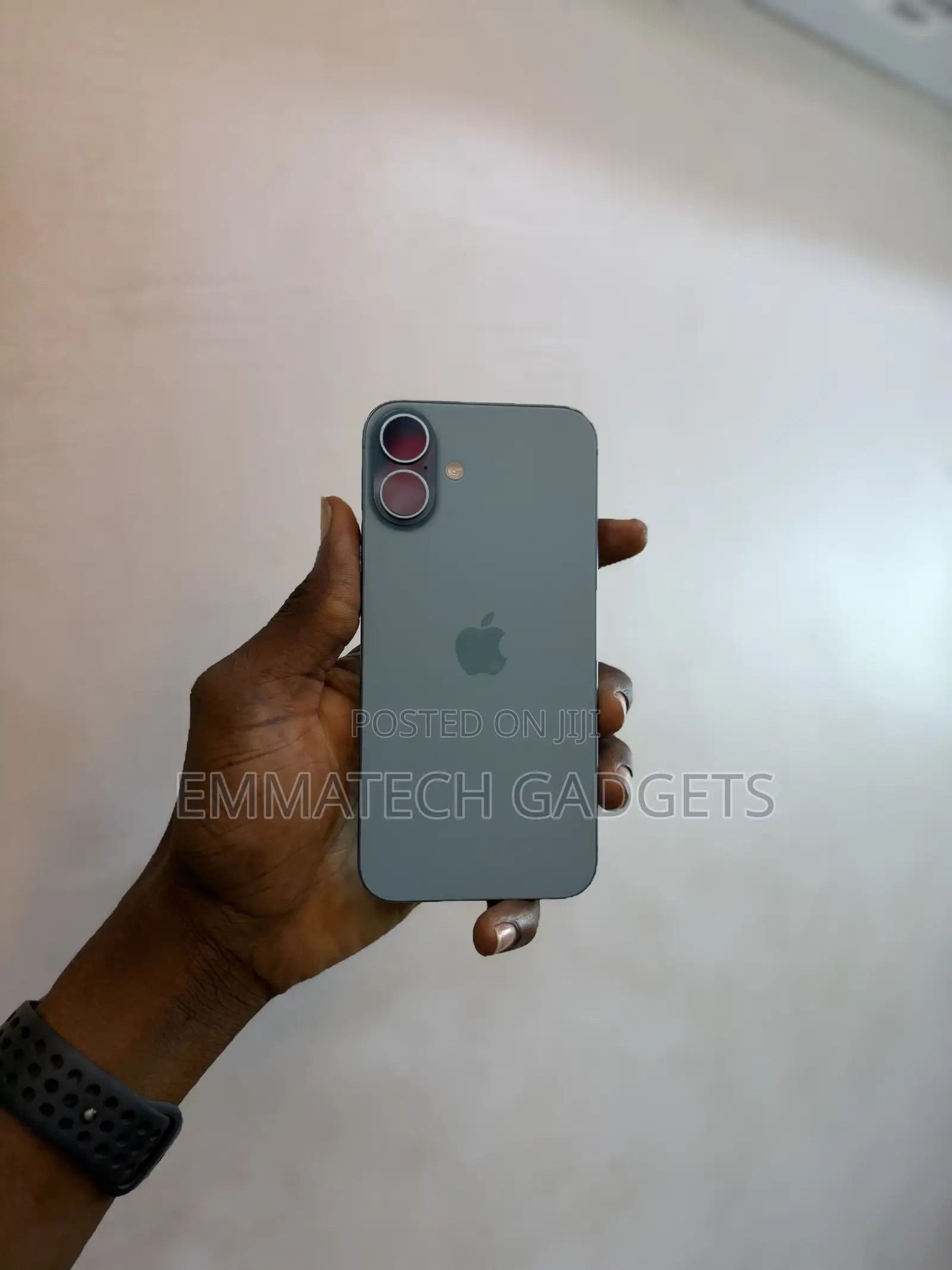 Apple iPhone 16 Plus 128 GB Yellow