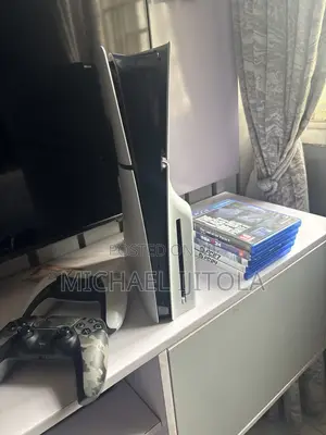 1 Year Used PS5 Available for Sale With Fc 24 and NBA2k24 DISC