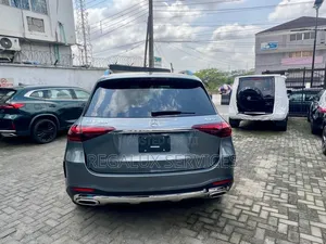 New Mercedes-Benz GLE-Class 2025 Gold