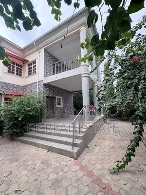 4bdrm Duplex in Apo District for sale
