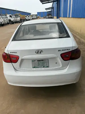 Hyundai Elantra 2008 White