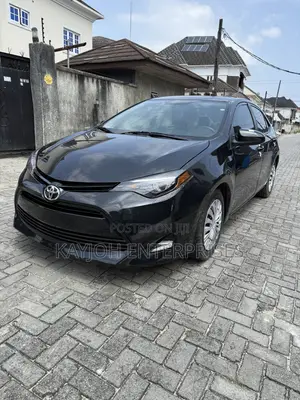 Toyota Corolla LE 4dr Sedan (1.8L 4cyl CVT) 2015 Black