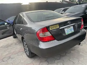 Toyota Camry LE 4dr Sedan (2.4L 4cyl 4A) 2004 Gray