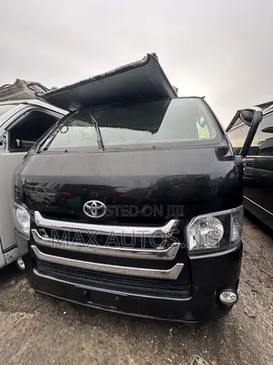 Toyota HiAce 2016 Black