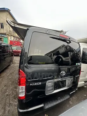Toyota HiAce 2016 Black