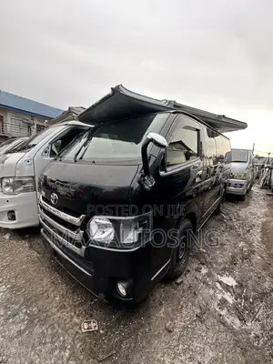 Toyota HiAce 2016 Black