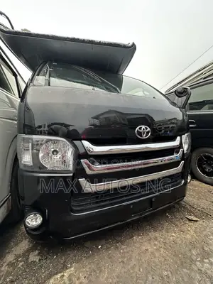 Toyota HiAce 2016 Black