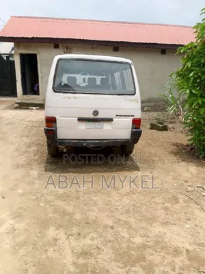 Volkswagen Transporter 2000 White