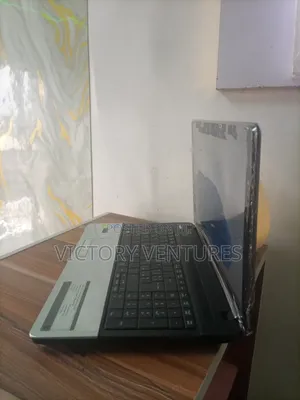Laptop Acer Aspire E1-571G 4GB Intel Core i5 HDD 500GB