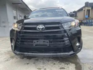 Toyota Highlander SE 2019 Black
