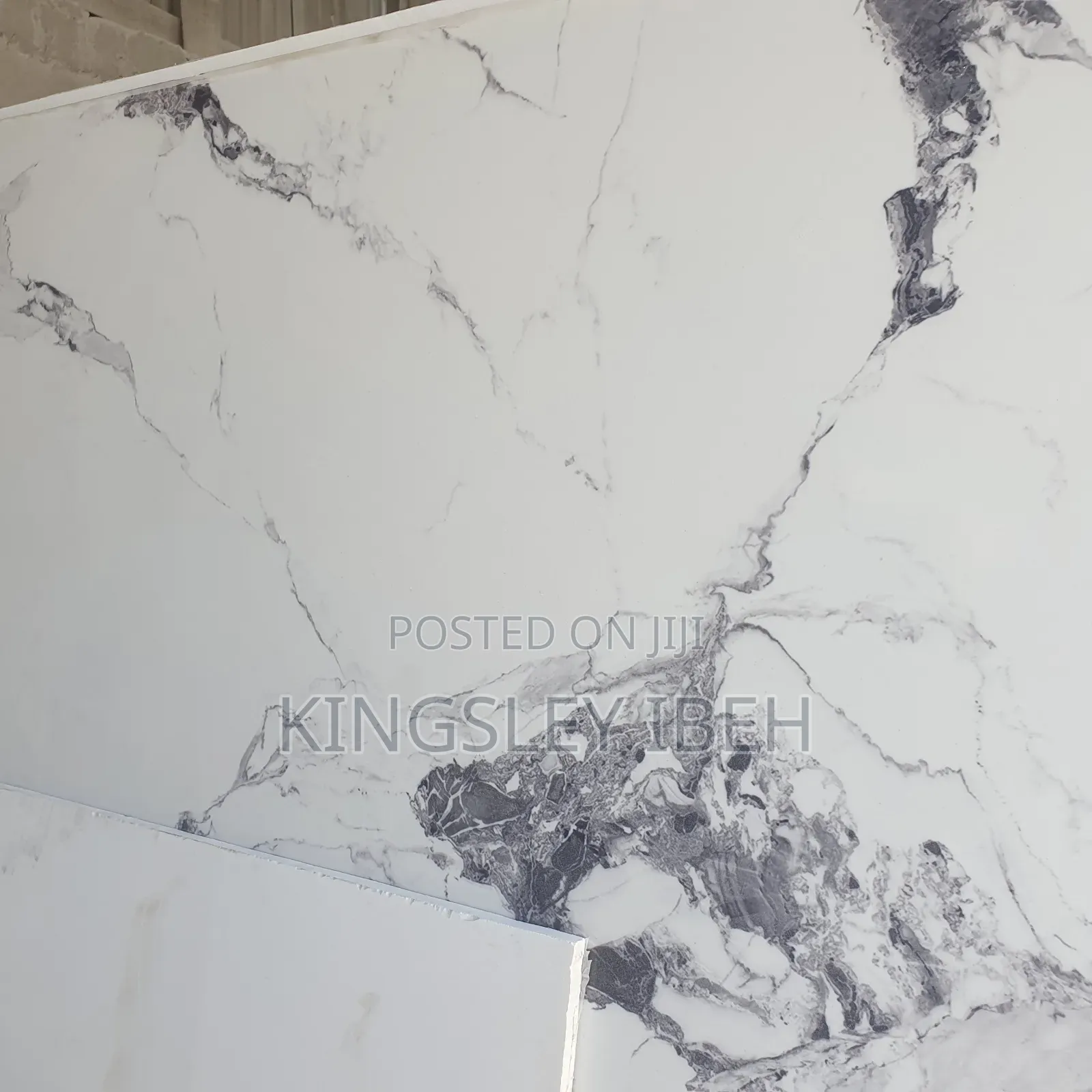White and Black Thunder Marble Quartz