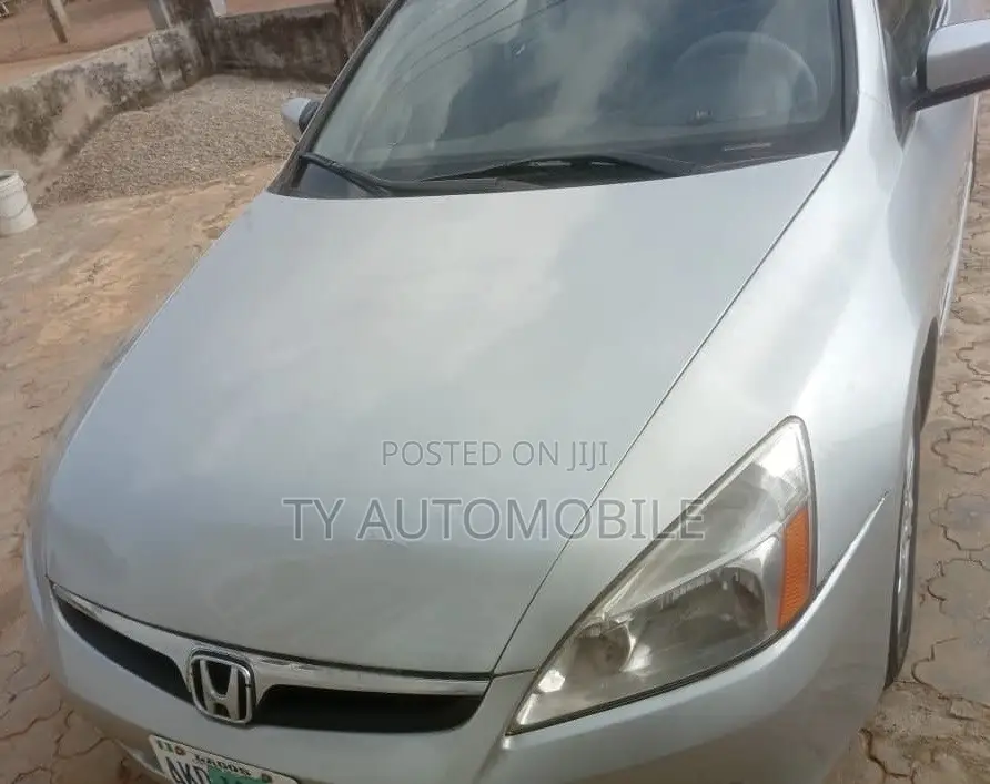 Honda Accord 2006 Silver