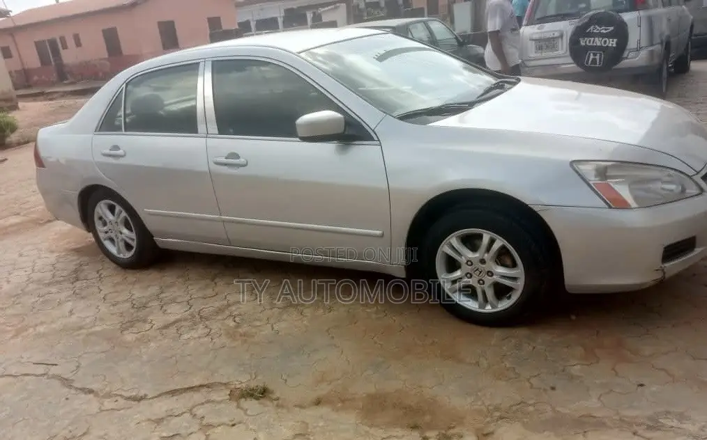 Honda Accord 2006 Silver