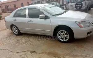 Honda Accord 2006 Silver