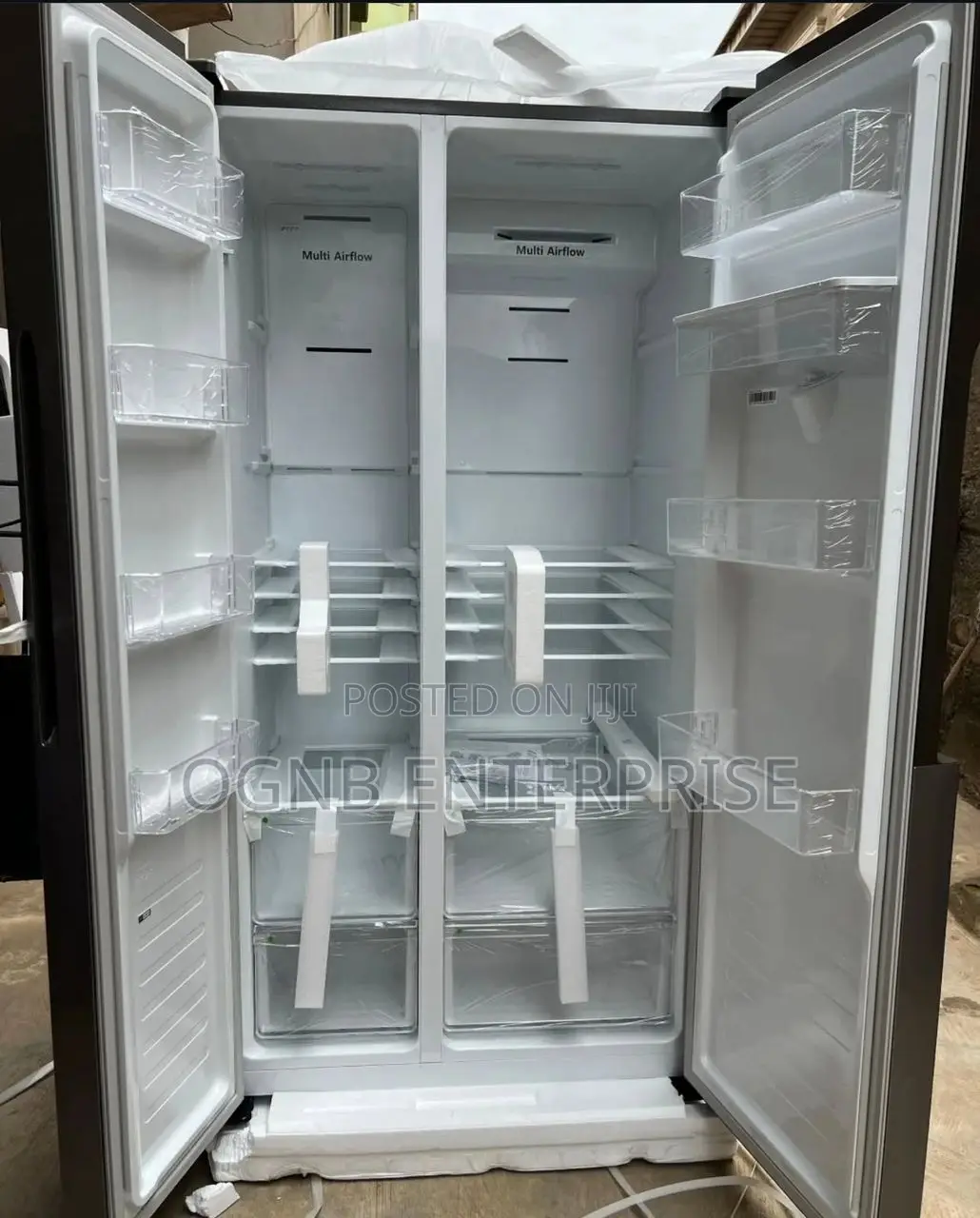 Hisense Refrigerator 529L Side by Side Doors With Water Dispenser