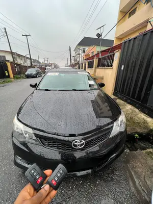 Toyota Camry SE V6 4dr Sedan (3.5L 6cyl 6A) 2012 Black