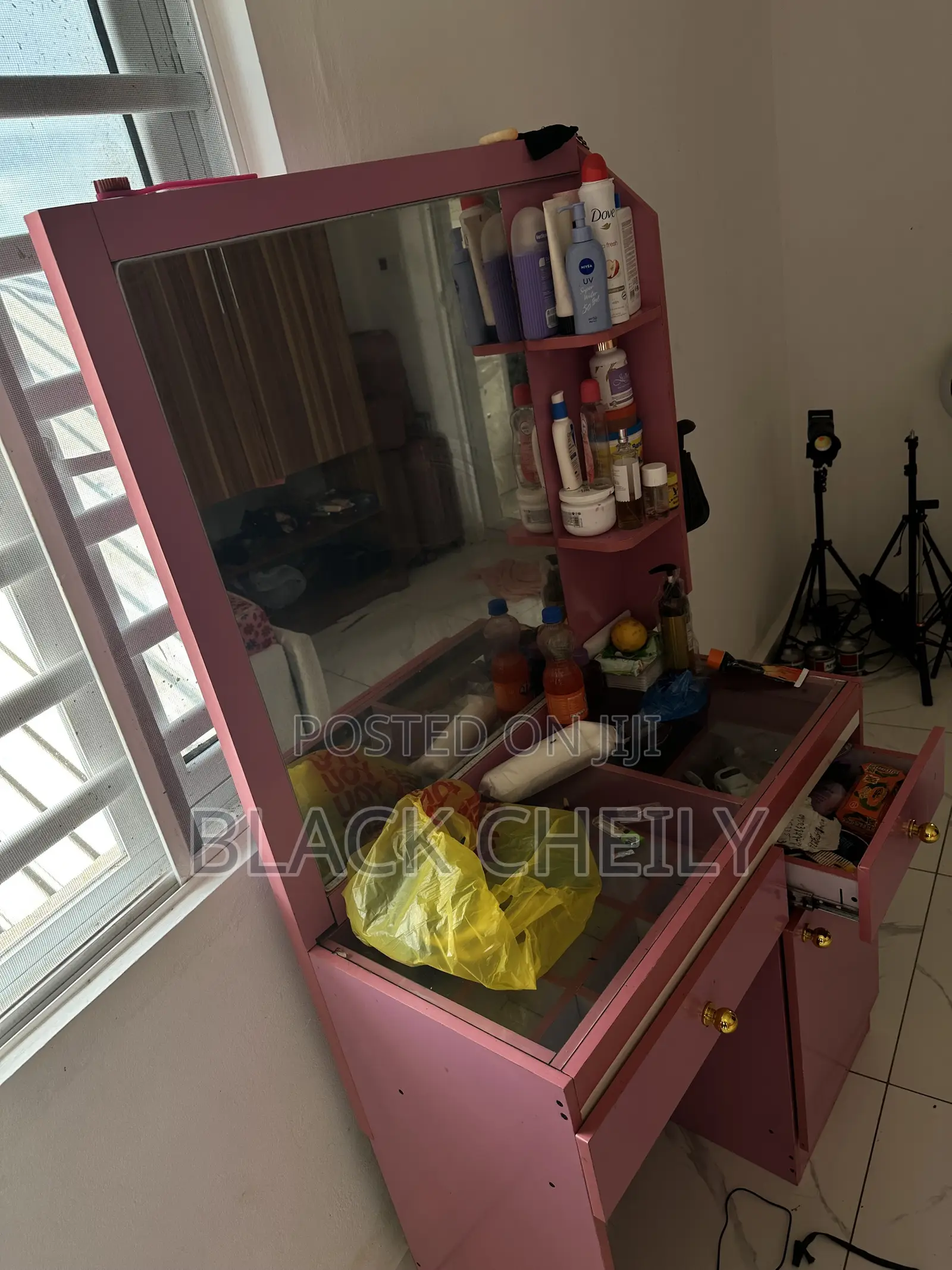 Shelf. With Mirror