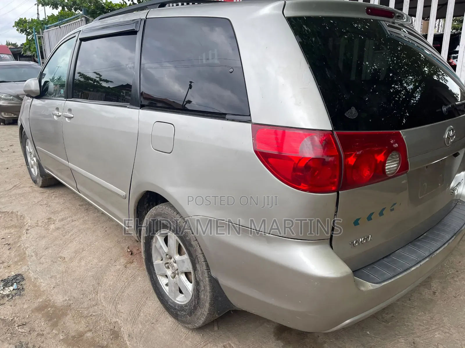 Toyota Sienna 2026 Gray