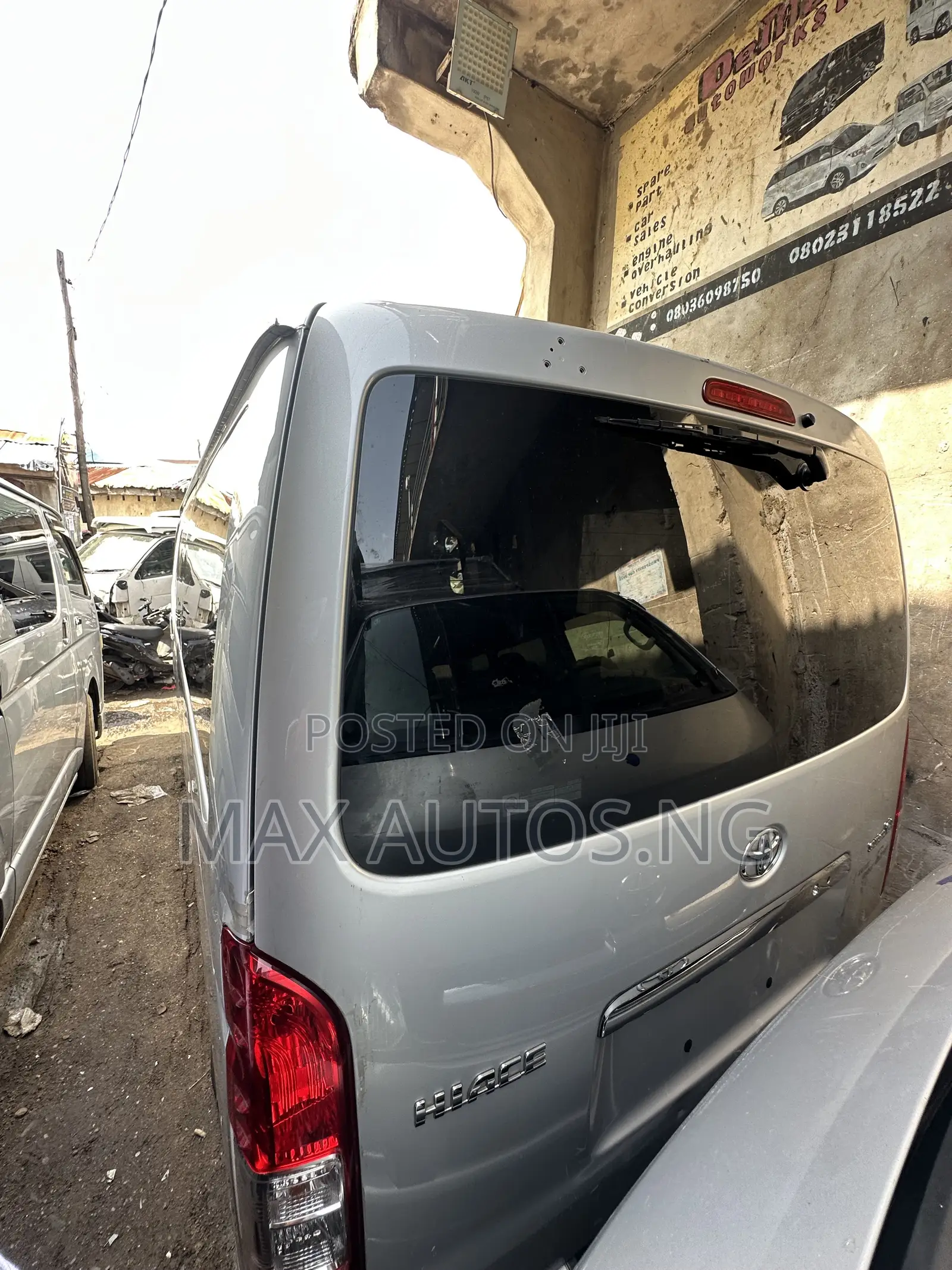 Toyota HiAce 2016 Silver