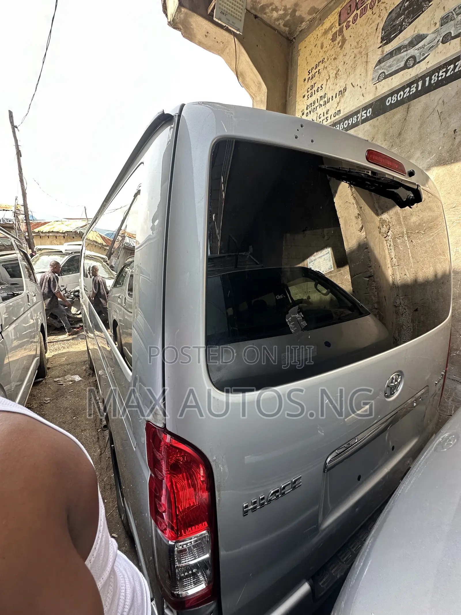 Toyota HiAce 2016 Silver