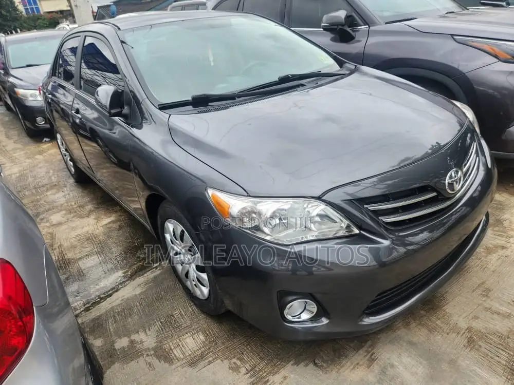 Toyota Corolla 2013 Gray