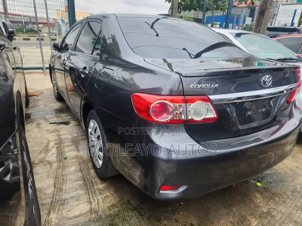 Toyota Corolla 2013 Gray