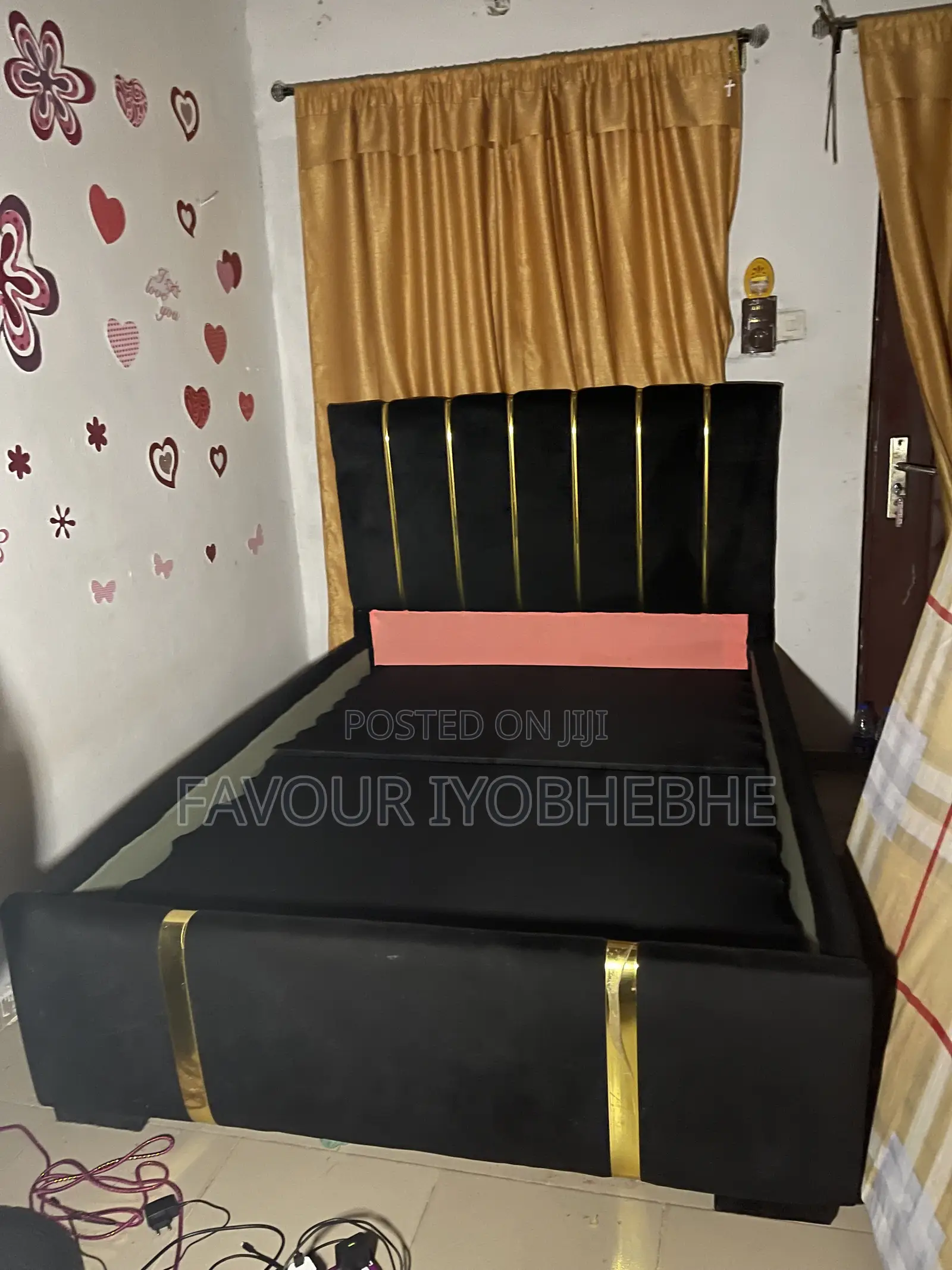 Bedframe Bed