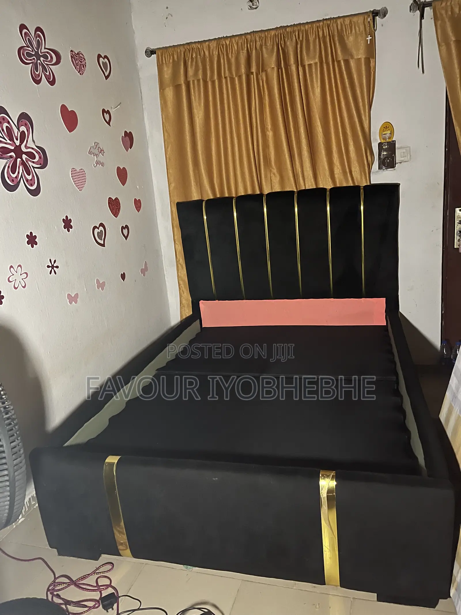 Bedframe Bed