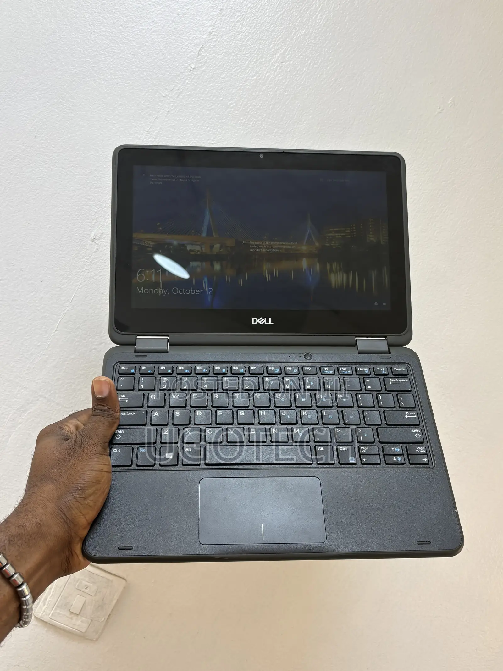Laptop Dell Latitude 3190 2-in-1 4GB Intel Pentium SSD 128GB