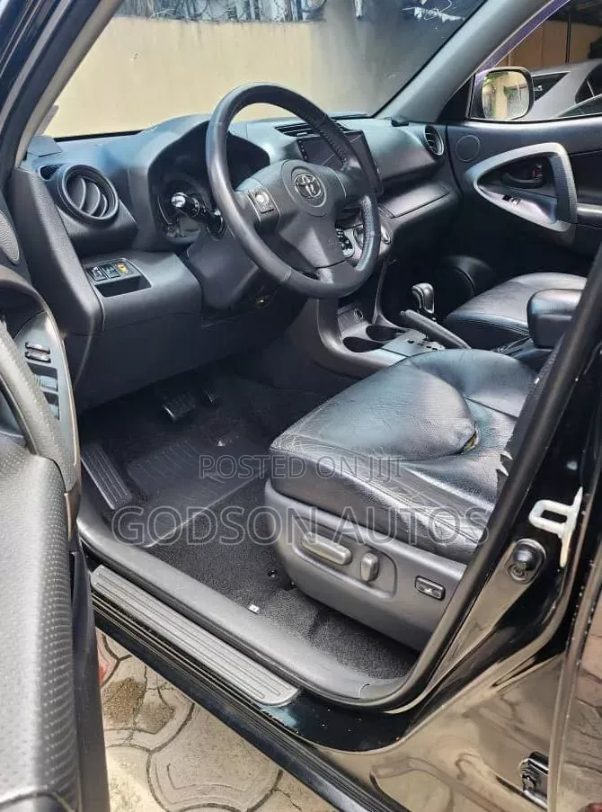 Toyota RAV4 2012 Black