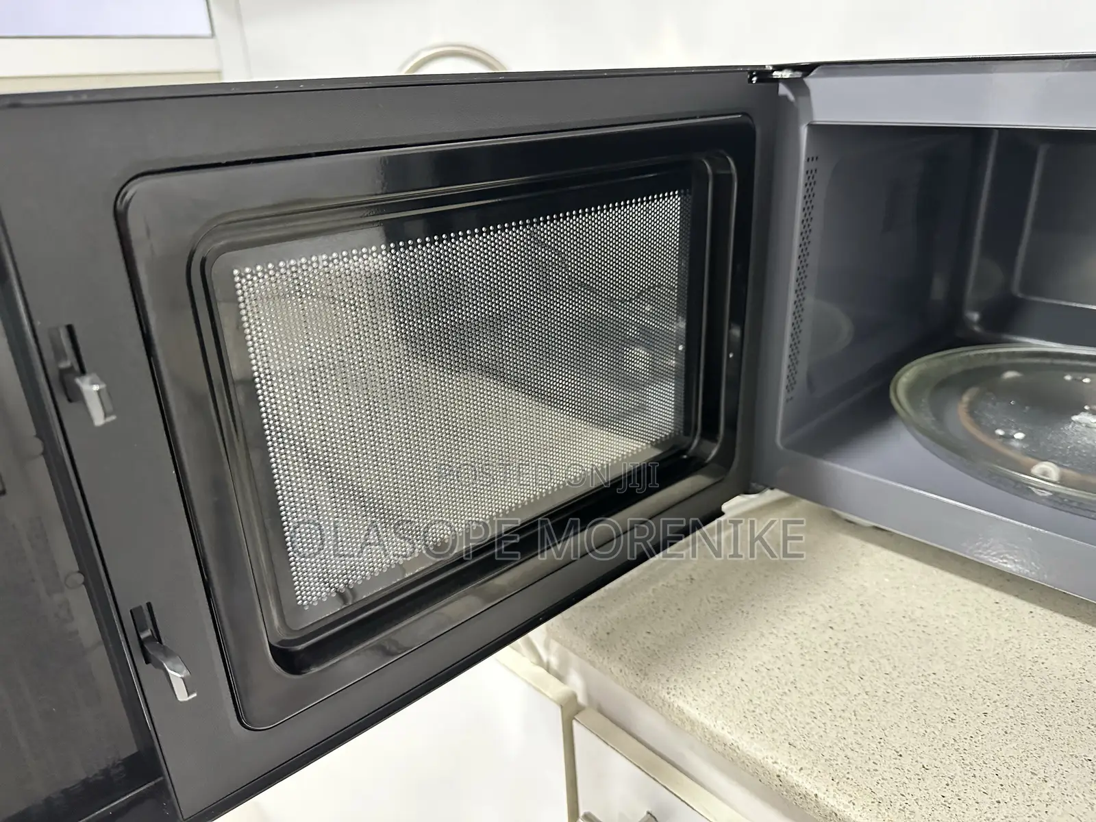 Scanfrost 23L Microwave Oven With Grill