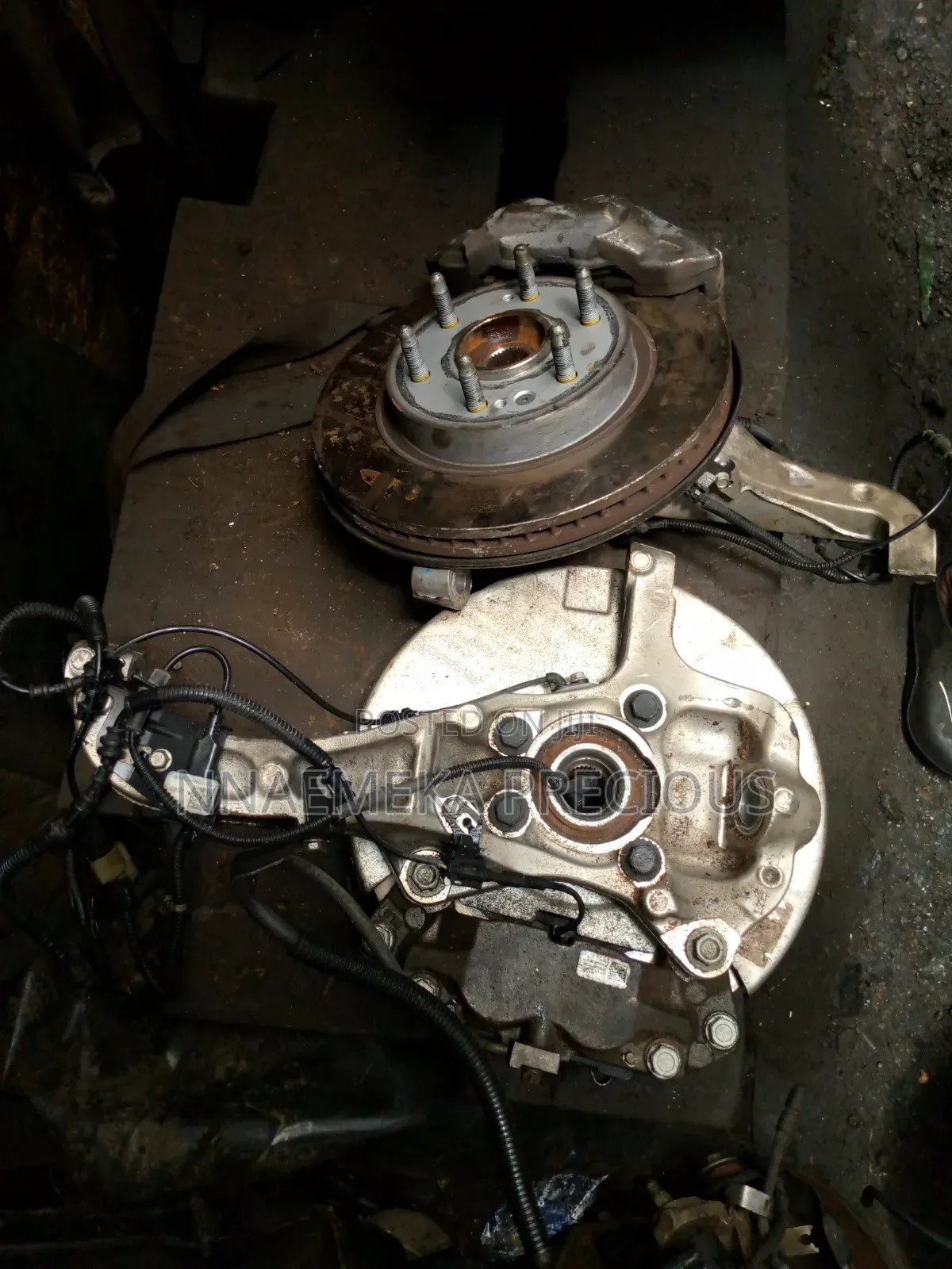 Escalade 2020 Front Hub