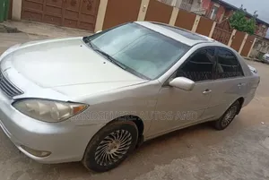 Toyota Camry LE 4dr Sedan (2.4L 4cyl 4A) 2004 Silver