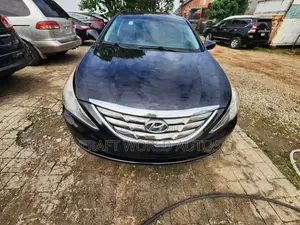 Hyundai Sonata GLS Sedan FWD (2.4L 4cyl 6A) 2012 Black