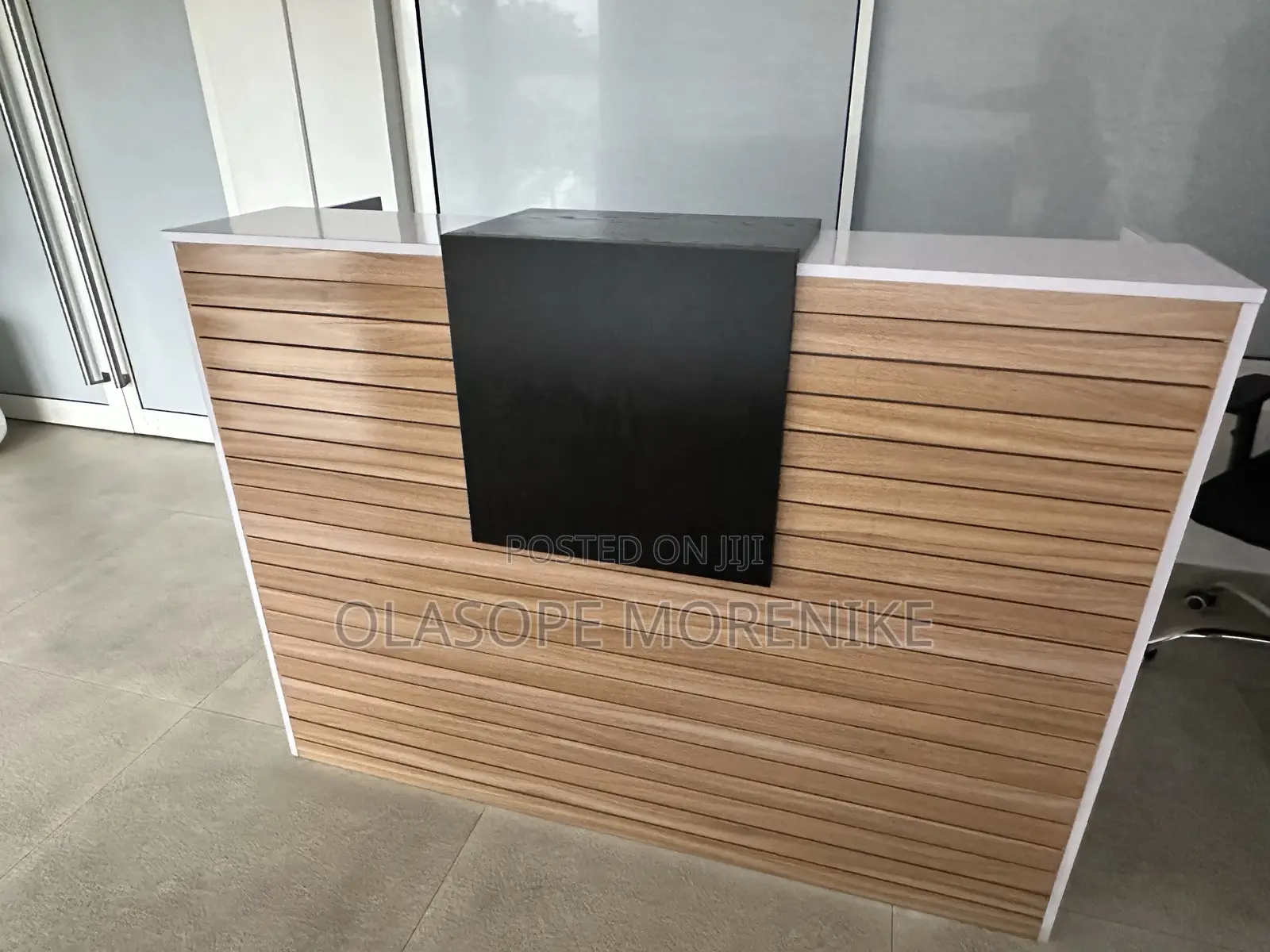 Mordern Slatted Front Office Reception Desk