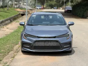 Toyota Corolla SE 2020 Blue