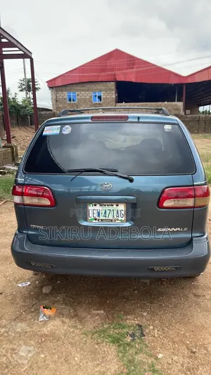 Toyota Sienna LE 2003 Blue