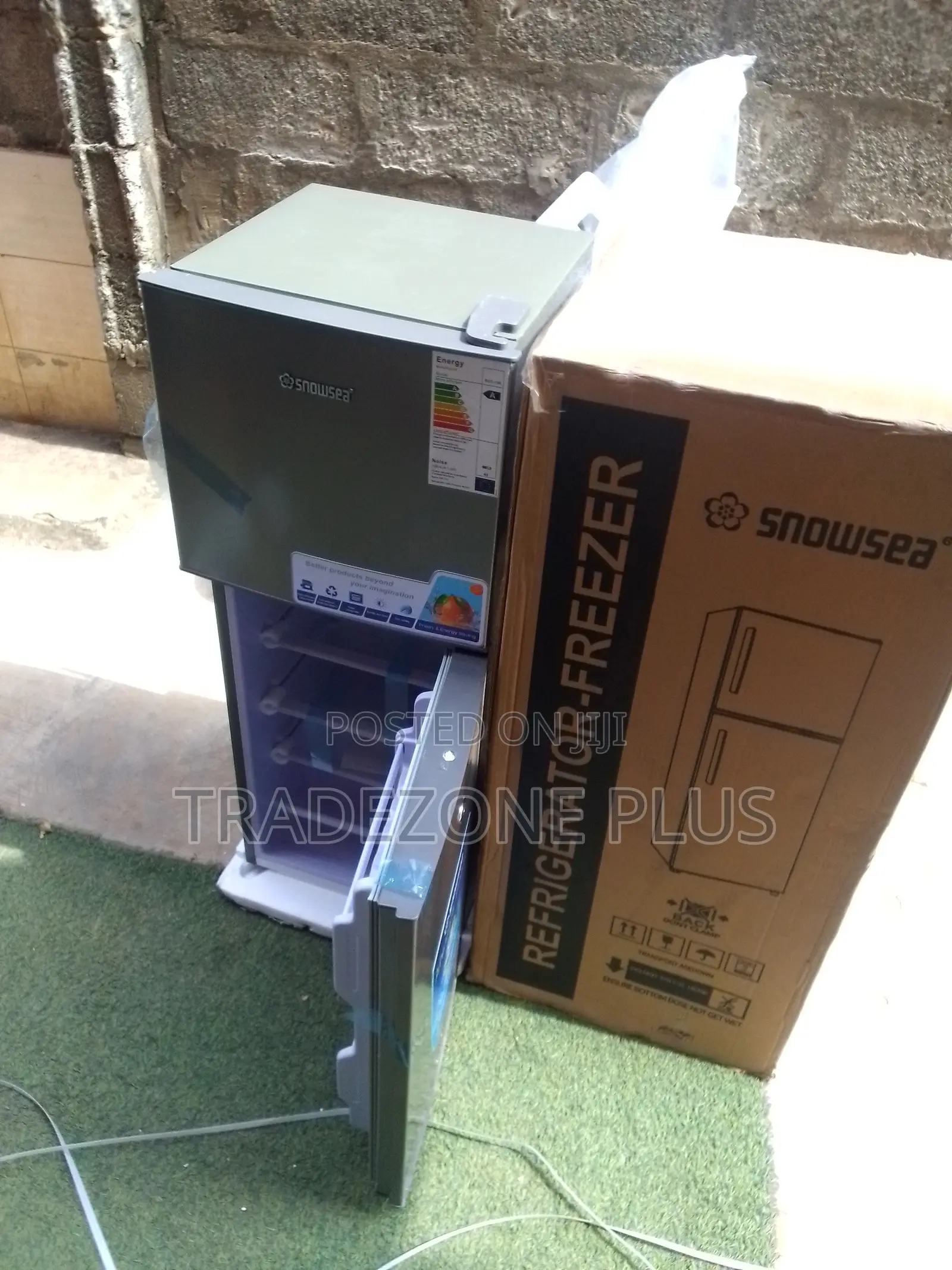 Snowsea 120L Refrigerator for a Better Kitchen Setup