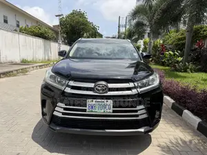 Toyota Highlander XLE 4dr SUV (3.5L 6cyl 6A) 2014 Black