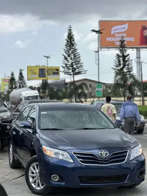 Toyota Camry XLE V6 4dr Sedan (3.5L 6cyl 6AM) 2010 Blue