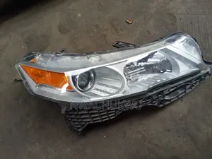 Acura TL 2010 Head Light