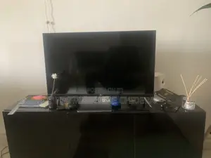 LG Smart TV (32") Plus TV Stand
