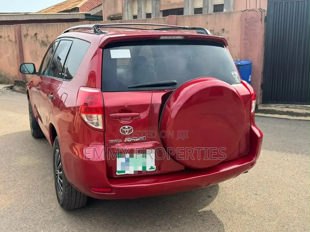 Toyota RAV4 2011 Red