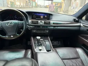 Lexus LS 460 AWD 2017 Blue