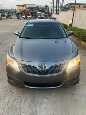 Toyota Camry SE V6 4dr Sedan (3.5L 6cyl 6AM) 2010 Gray