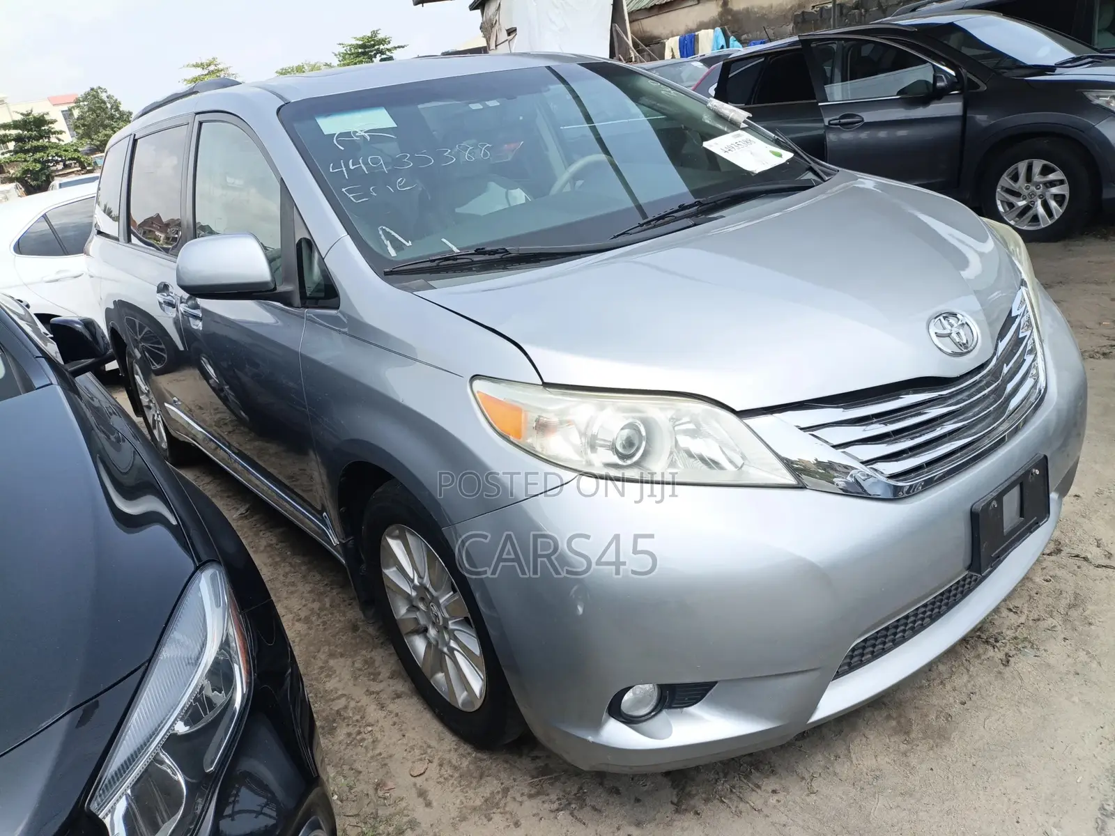 Toyota Sienna 2011 Silver