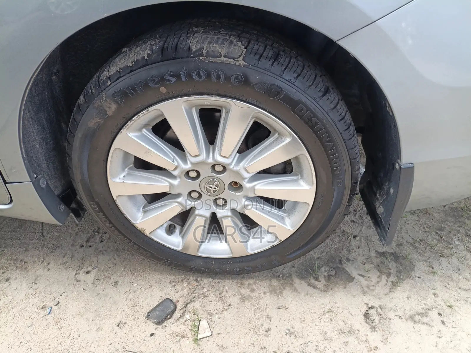 Toyota Sienna 2011 Silver